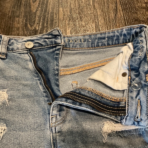 American Eagle, Mom short with asymmetrical cross over closure, Size 6  Super Di - Picture 4 of 7